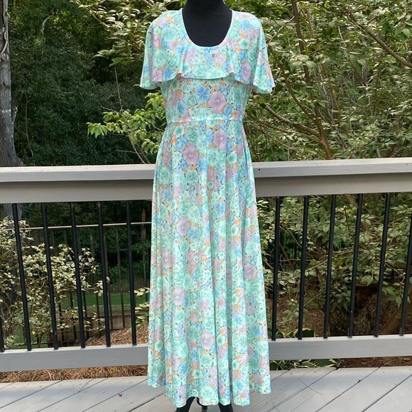 Vintage Dresses Vintage 7s Flutter Sleeve Capelet Cottagecore